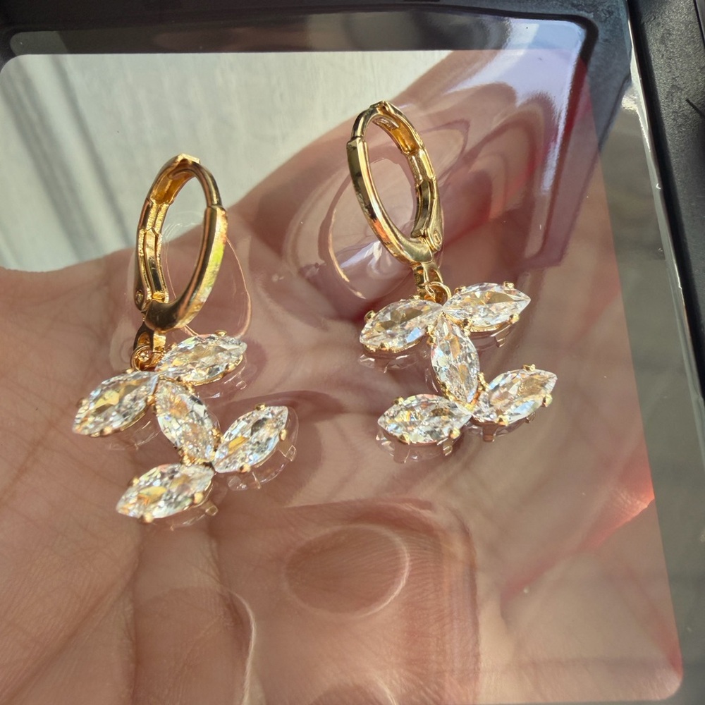 Elegant Gold Crystal Earrings